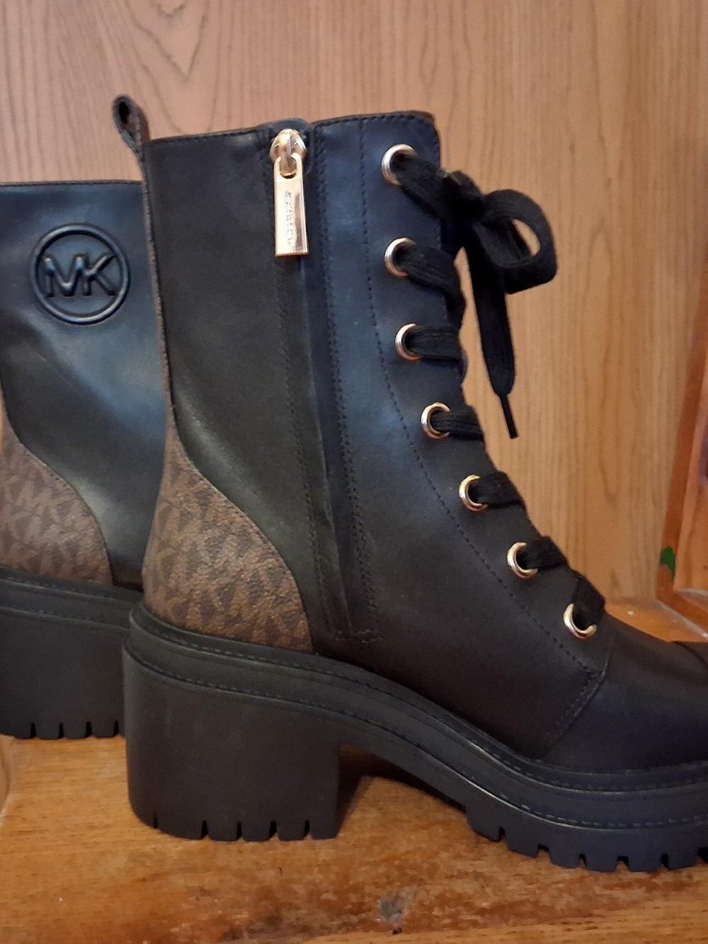 Michael Kors Black Lace-Up Platform Ankle Boots Sz 6.5 NWOT - Picture 9 of 12